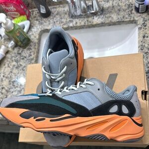 Yeezy 700 size 16